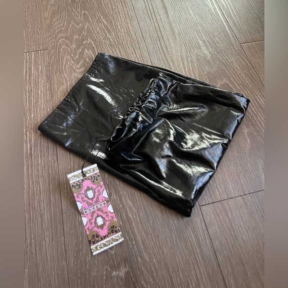 BooHoo Black Vinyl Mini Skirt - Picture 5 of 9